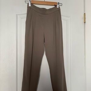 Aritzia Babaton pleated dress pants